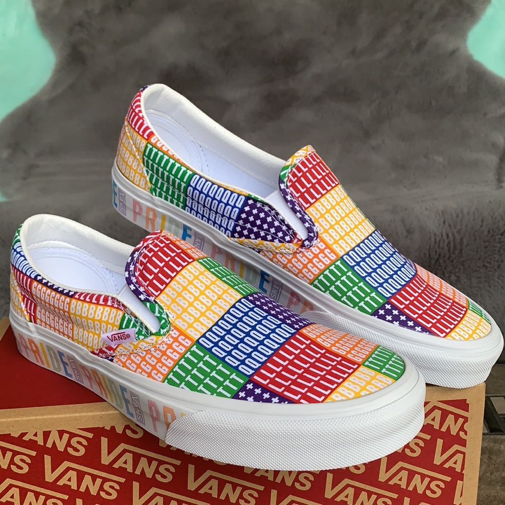 VANS CLASSIC SLIP ON PRIDE MULTI/TRUE WHITE MENS - Picture 9 of 16
